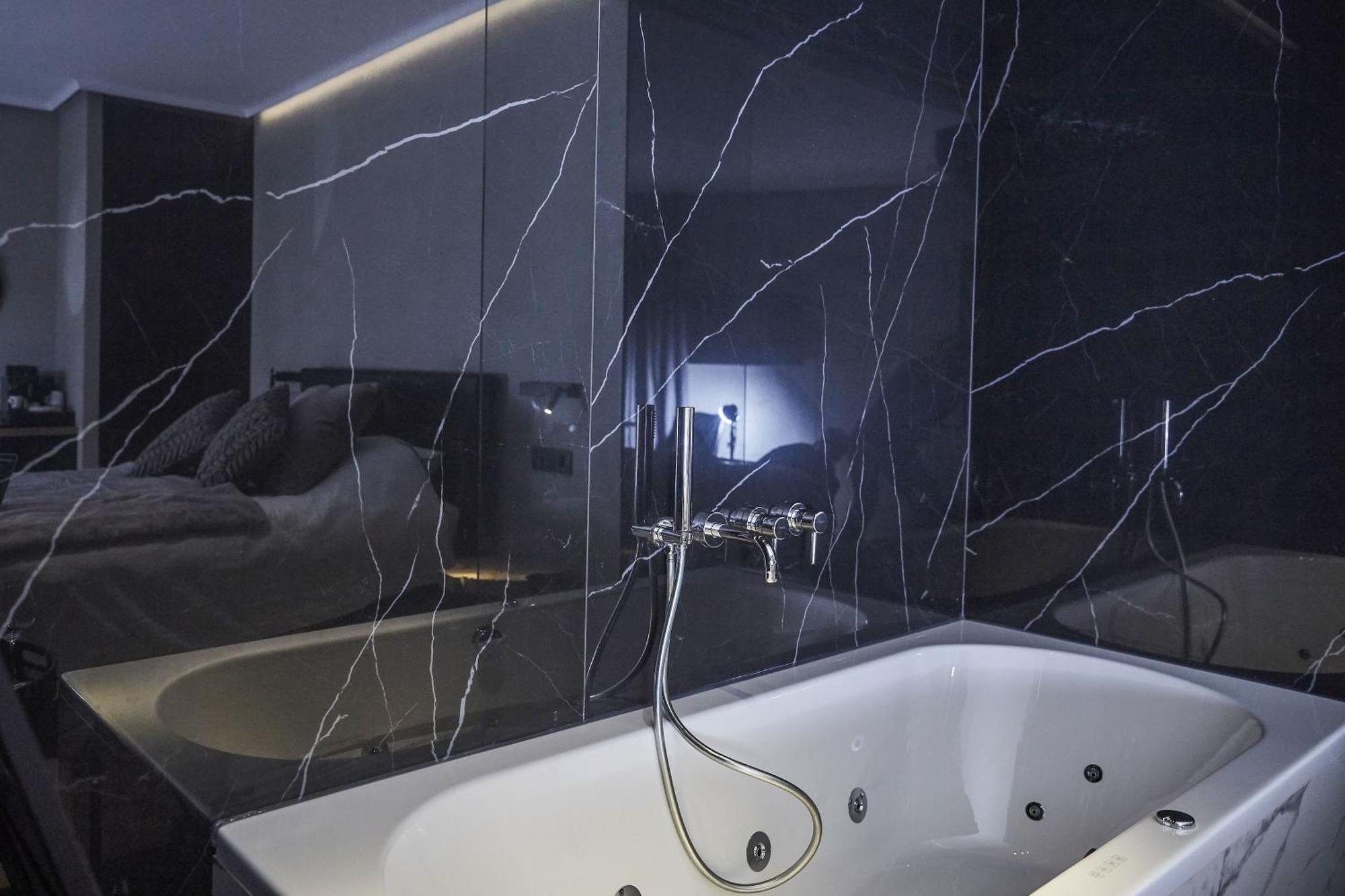 Hotel Oniro - Luxury Rooms & Wellness Suites (Adults Only) Doornik Buitenkant foto